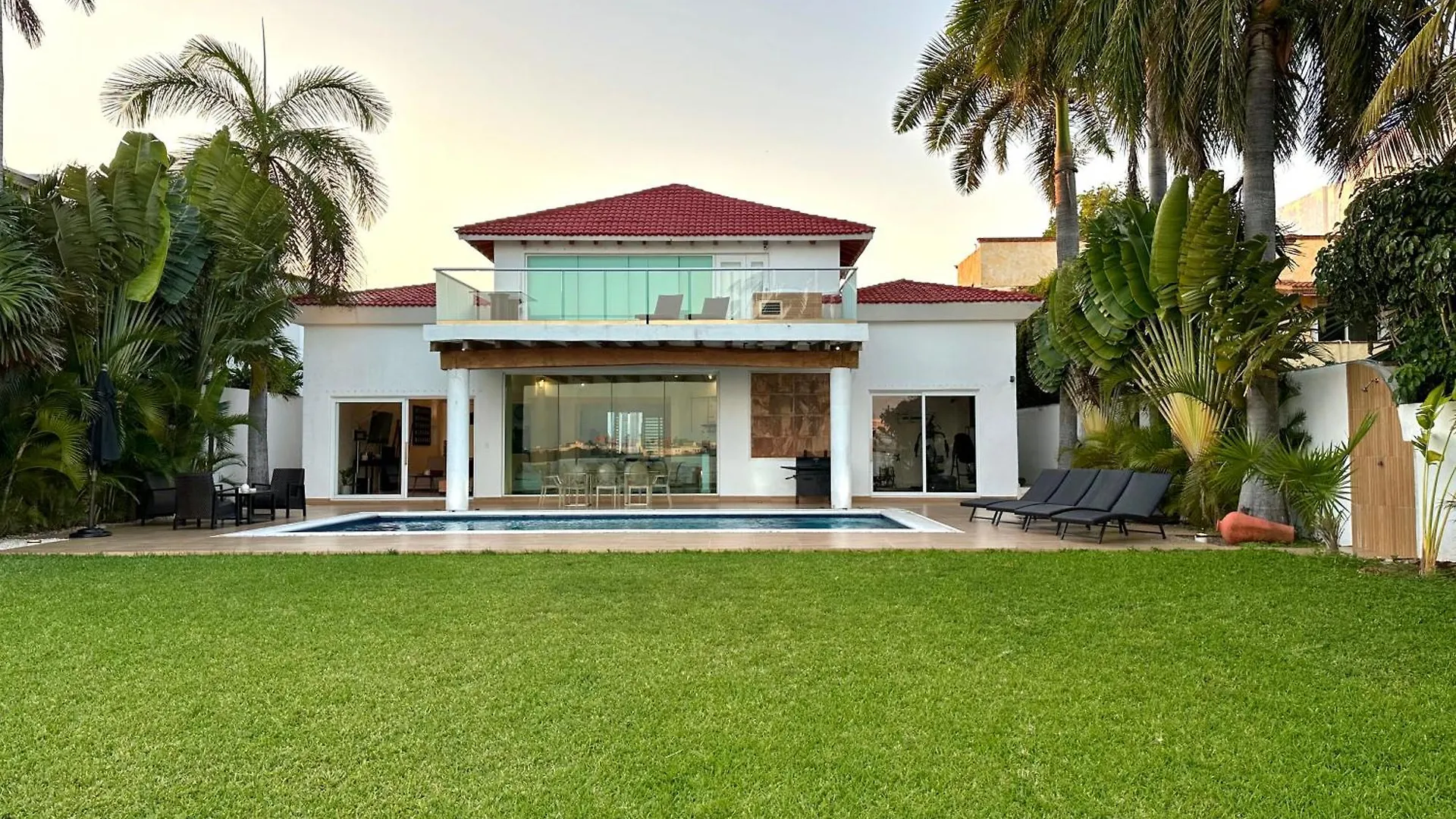 Apartment Don Village - 5Br Luxury Waterfront Private Villa By Solmar Rentals Cancun Mexico