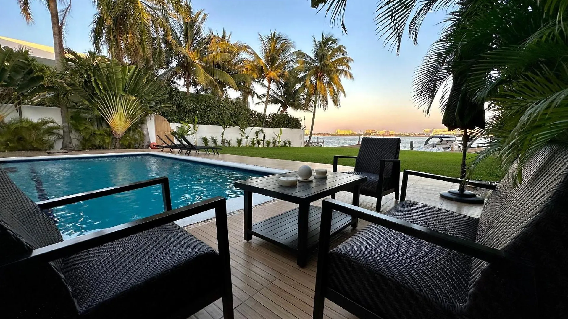 Don Village - 5Br Luxury Waterfront Private Villa By Solmar Rentals Cancun 0*,