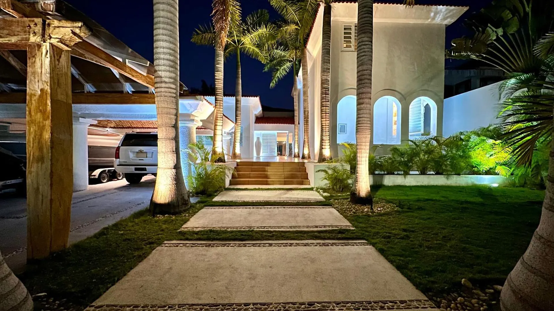 Apartment Don Village - 5Br Luxury Waterfront Private Villa By Solmar Rentals Cancun Mexico